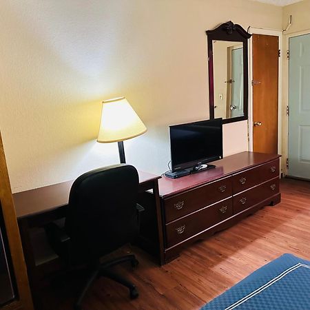 Warrick Plaza Inn Plainview Exteriör bild